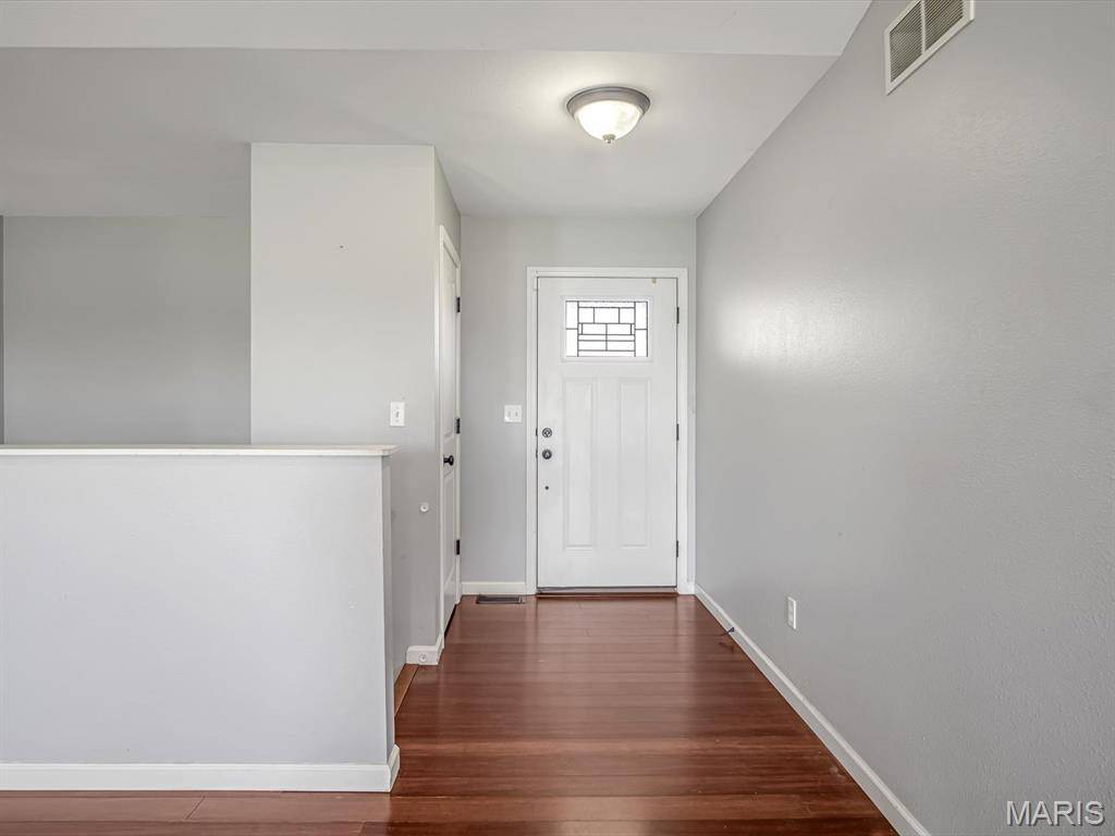 1225 Sherwood LN, Waterloo, IL 62298