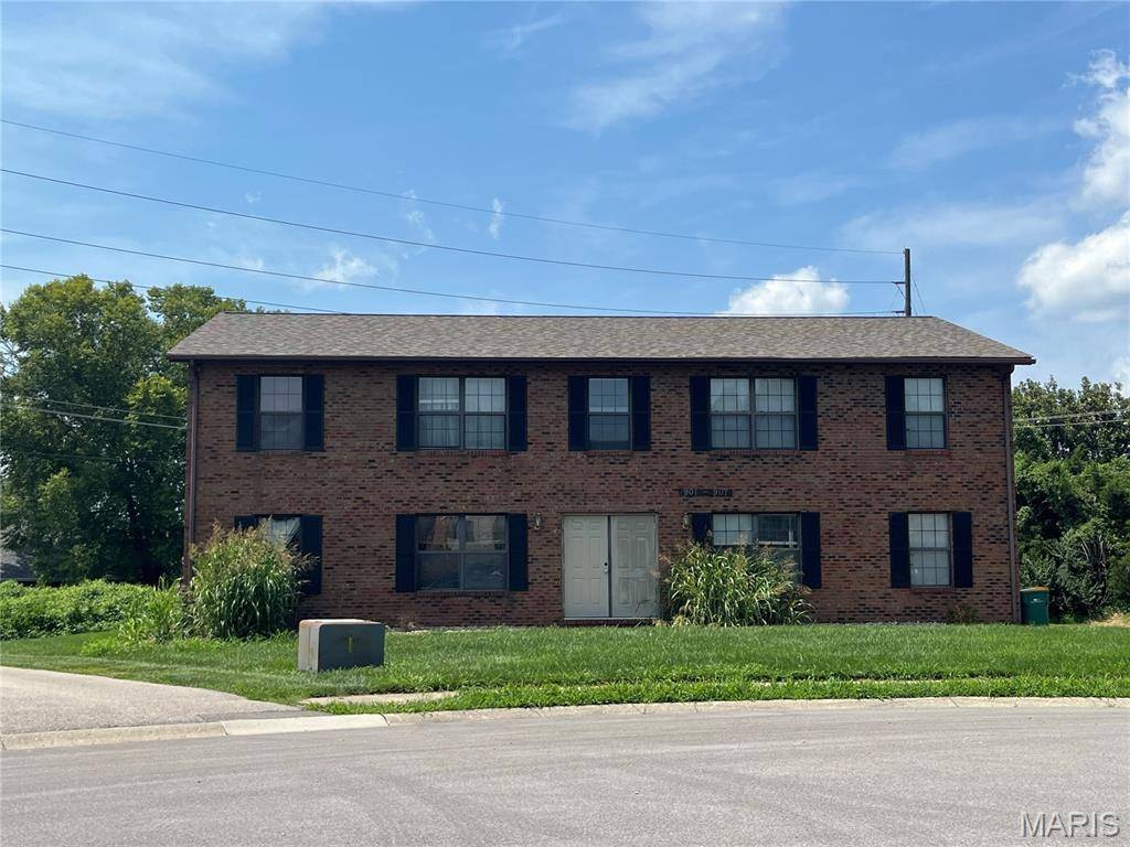 901 GEORGETOWNE DR, O'fallon, IL 62269