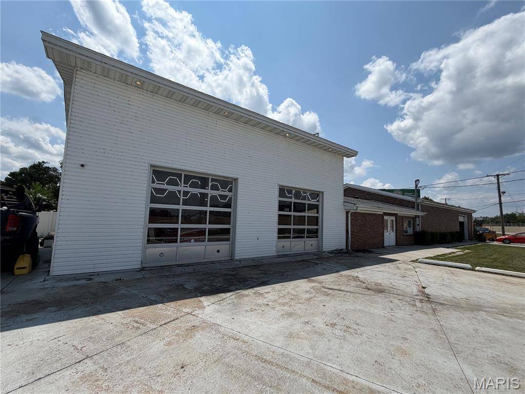 7455 Veterans Memorial Pkwy, St Peters, MO 63376