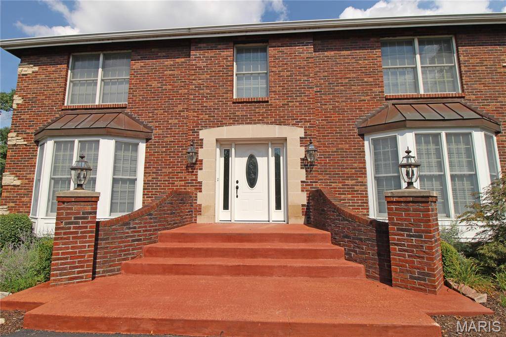 100 Worthington Oaks DR, Creve Coeur, MO 63141