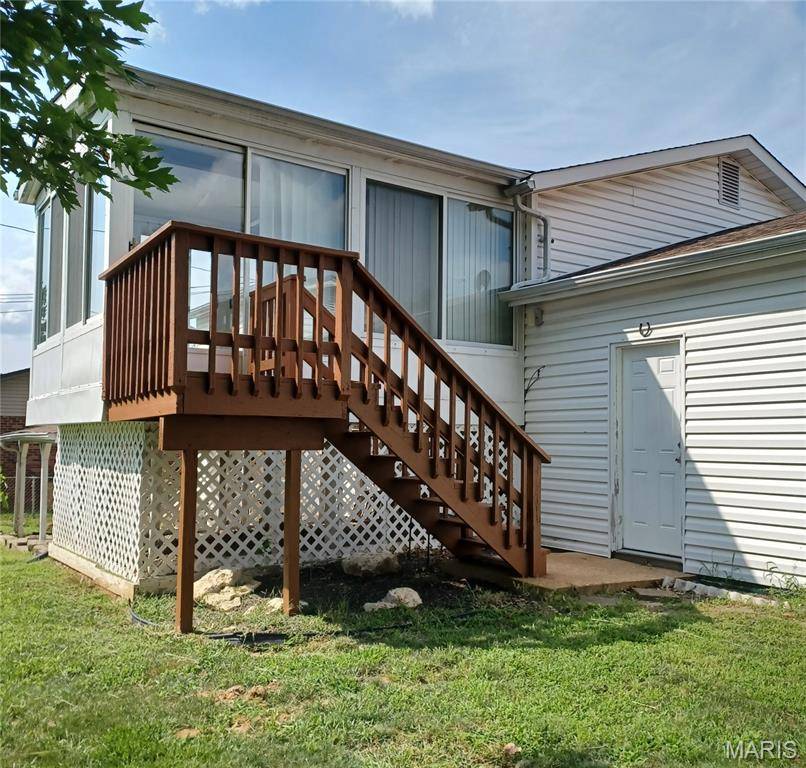 3285 Gwengreen DR, Bridgeton, MO 63044
