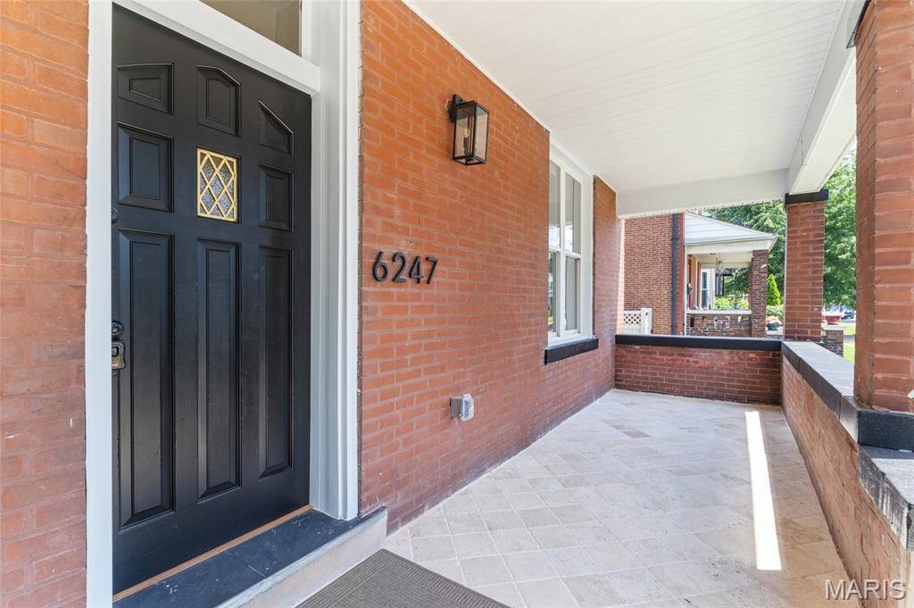 6247 Magnolia AVE, St Louis, MO 63139