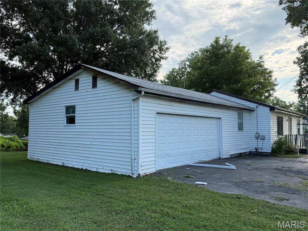4105 Faredale LN, St Charles, MO 63304