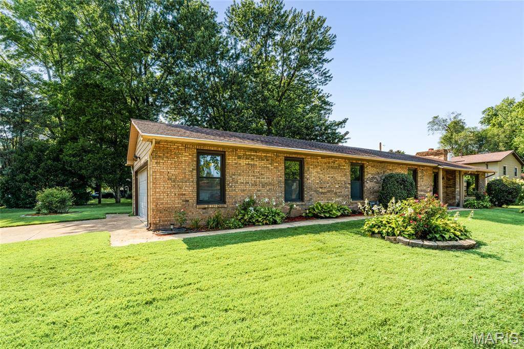 3313 Maryville RD, Granite City, IL 62040