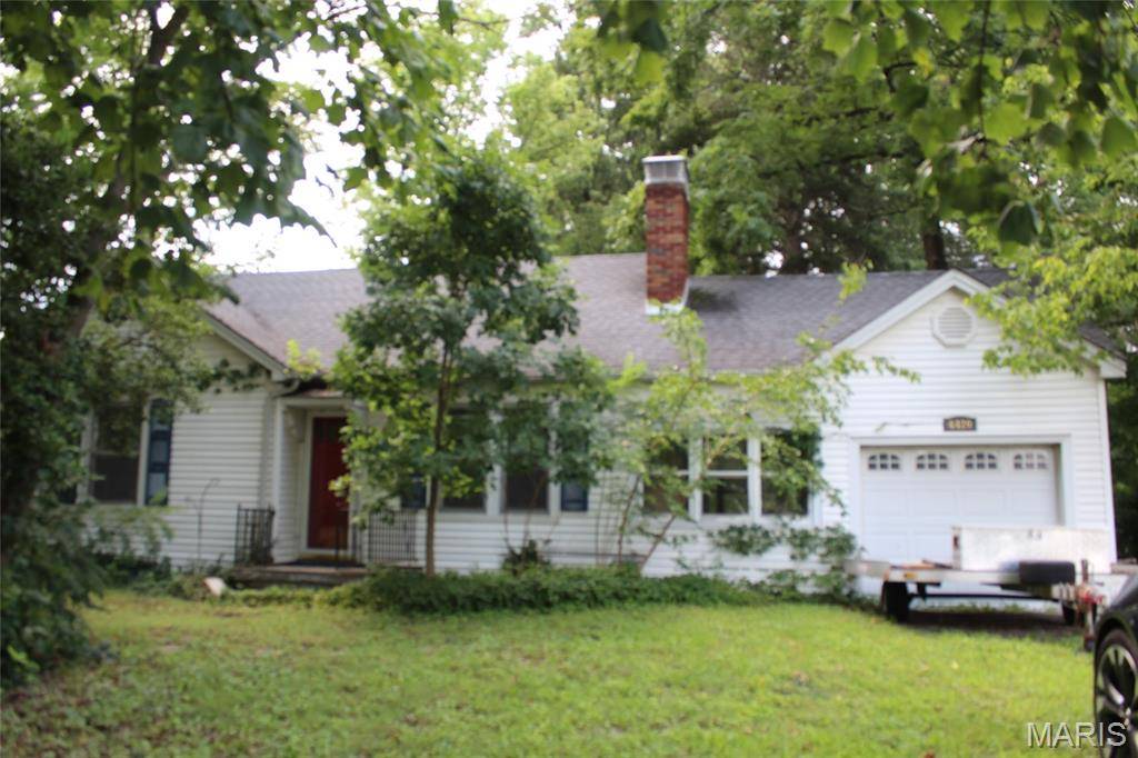 6420 Godfrey RD, Godfrey, IL 62035