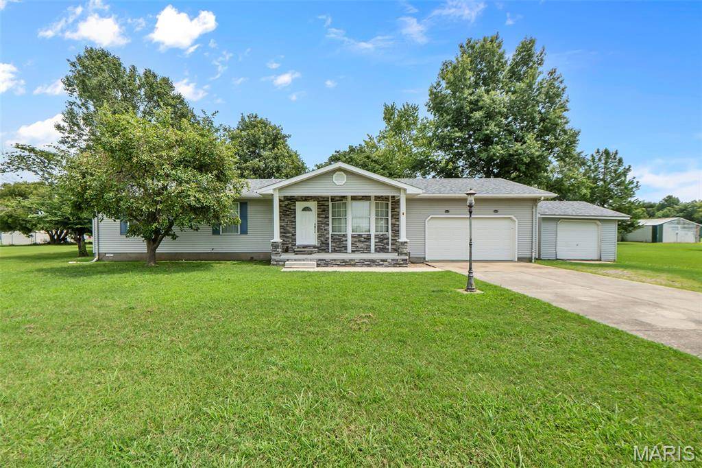 8 Elizabeth RD, Sikeston, MO 63801