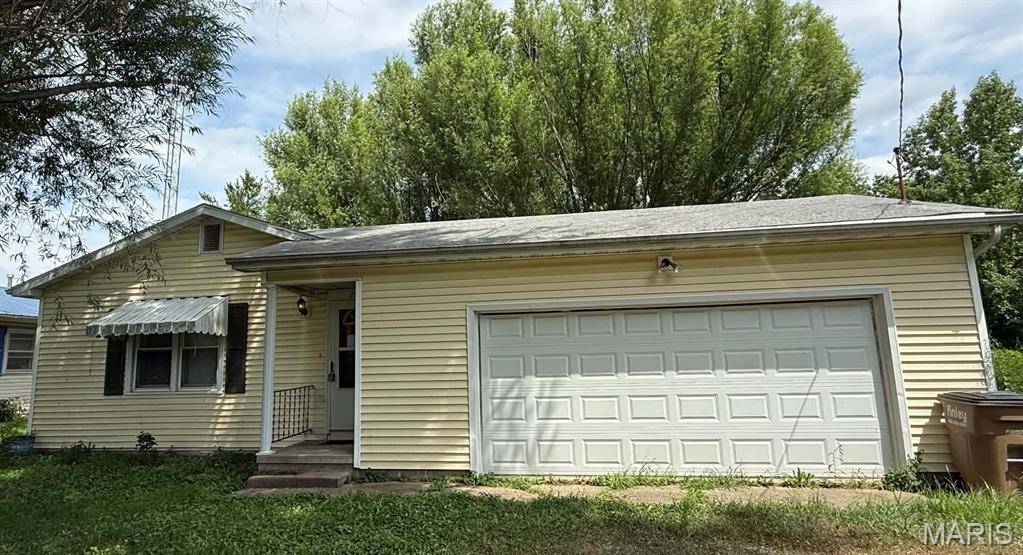 210 N Jefferson ST, Ramsey, IL 62080