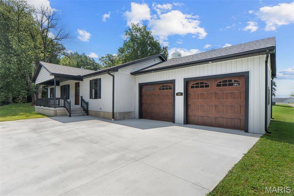 451 E North ST, Benton, MO 63736