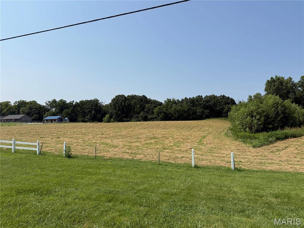 000 Eiler RD, Belleville, IL 62223