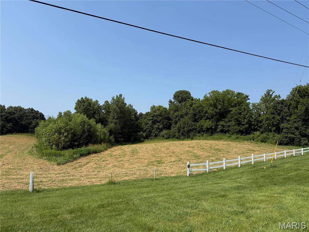 000 Eiler RD, Belleville, IL 62223