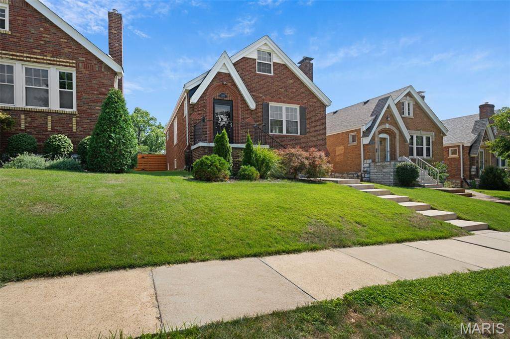 5444 Tholozan AVE, St Louis, MO 63109