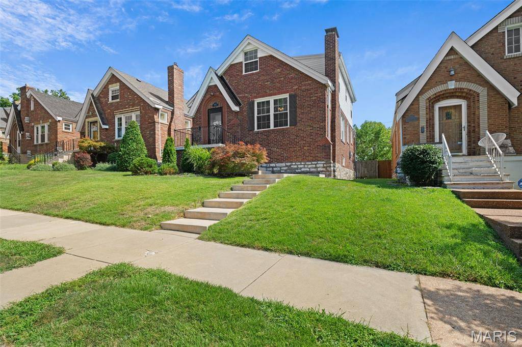 5444 Tholozan AVE, St Louis, MO 63109