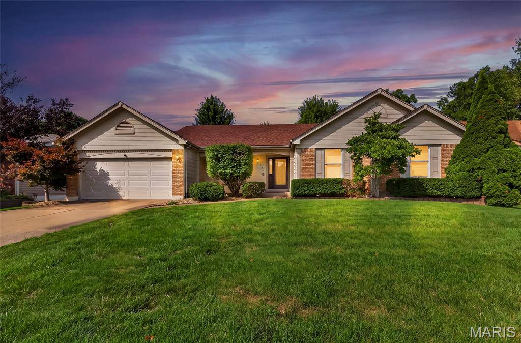 171 Hunters Pointe DR, St Charles, MO 63304