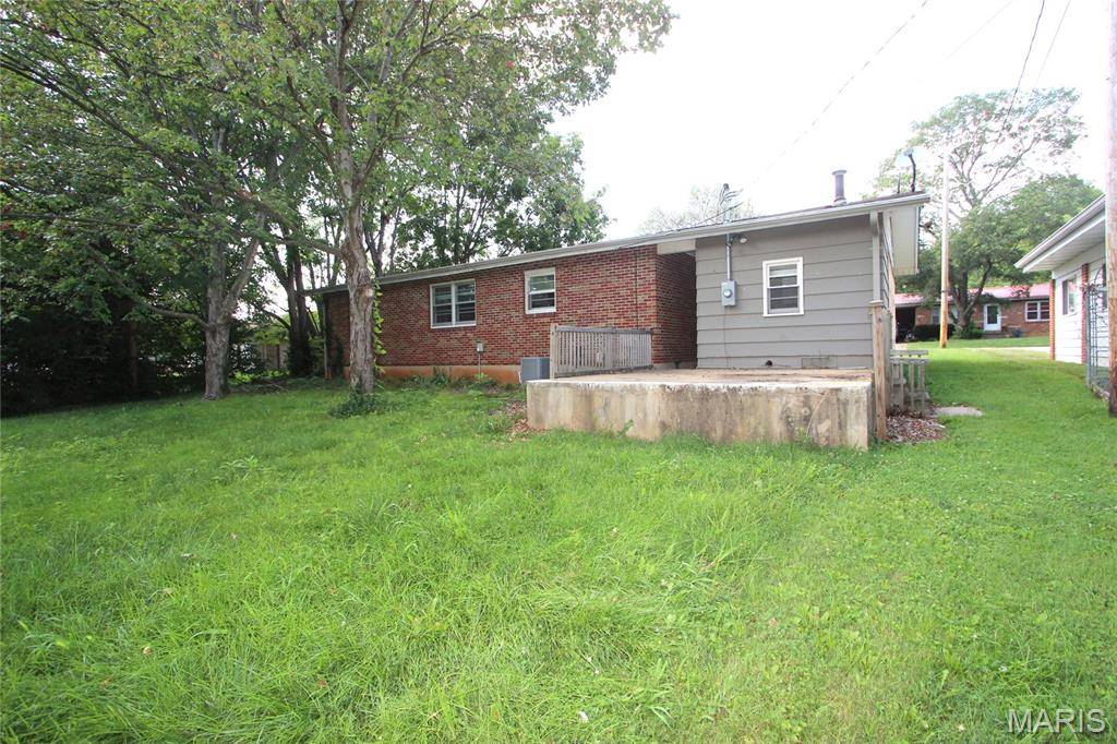 408 7th ST, Farmington, MO 63640