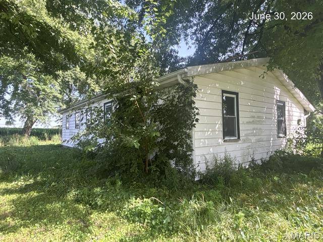 631 1st ST, Shipman, IL 62685