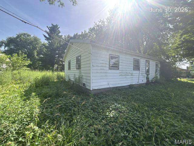 631 1st ST, Shipman, IL 62685