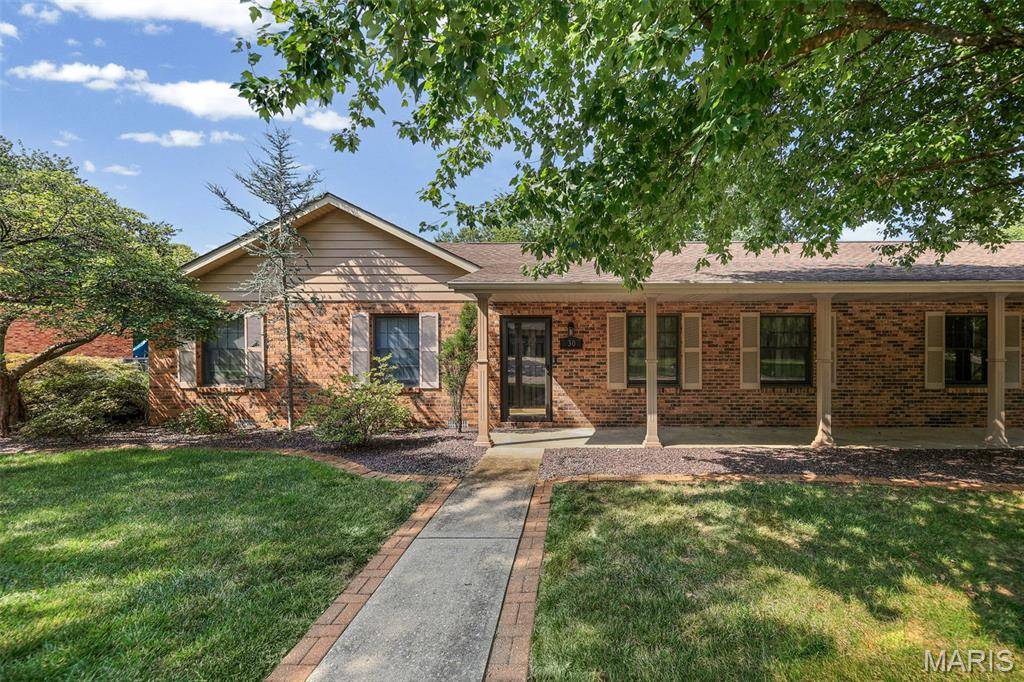 30 Fawn Meadows Drive, Swansea, IL 62226