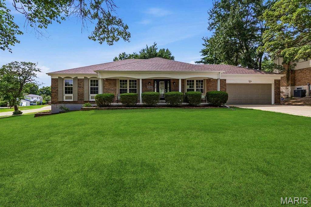 541 Princeway CT, Manchester, MO 63011