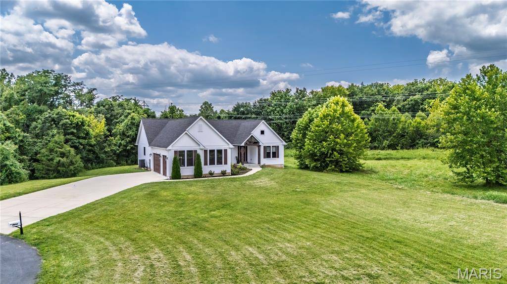 2804 Heather Wood LN, Festus, MO 63028