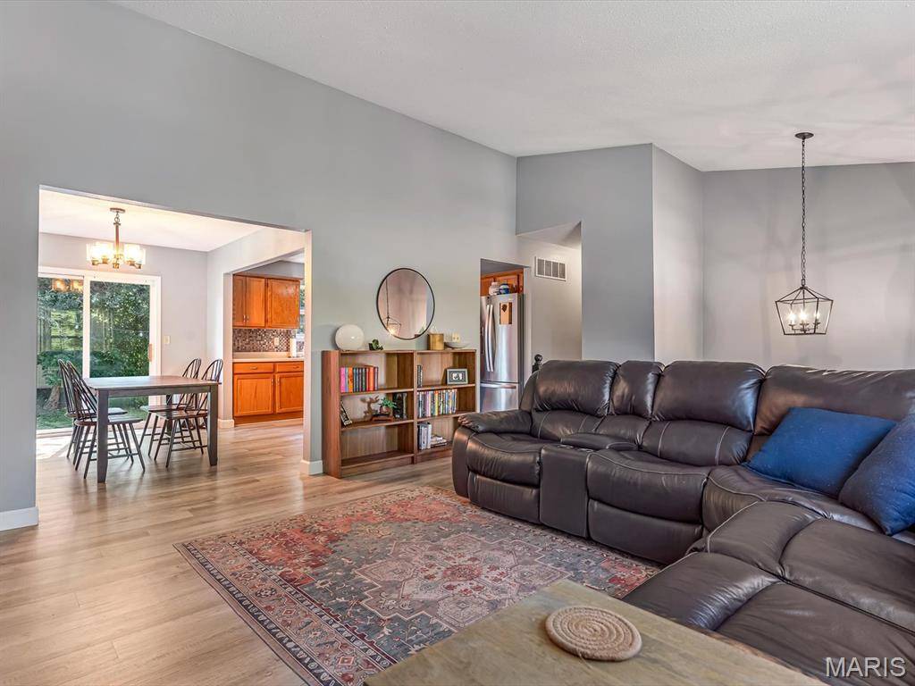 992 Vermont AVE, Collinsville, IL 62234