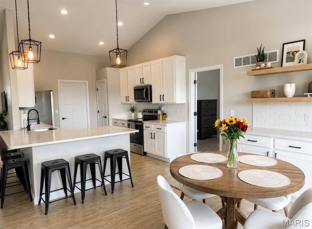 315 Late Harvest DR, Wright City, MO 63390