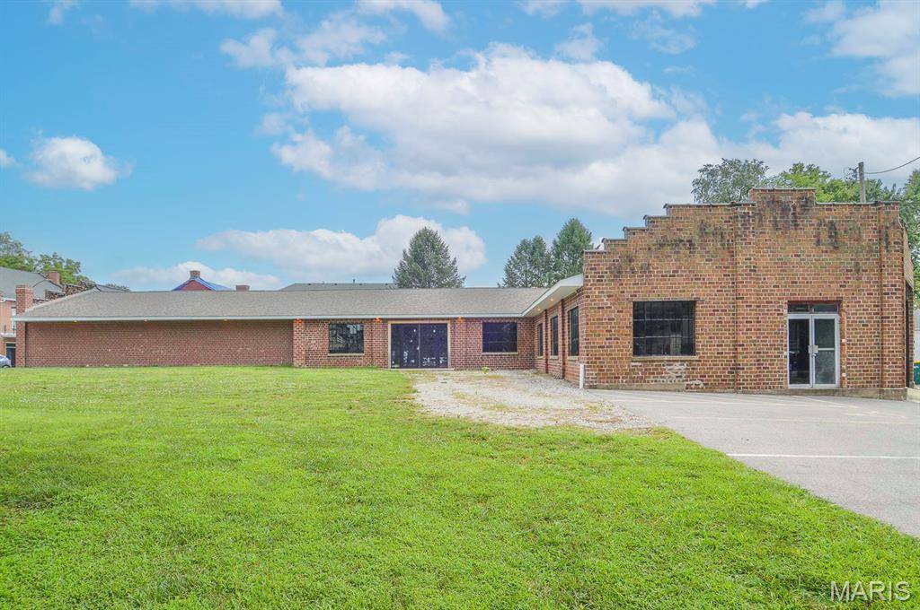 108 E Saint Louis ST, Lebanon, IL 62254