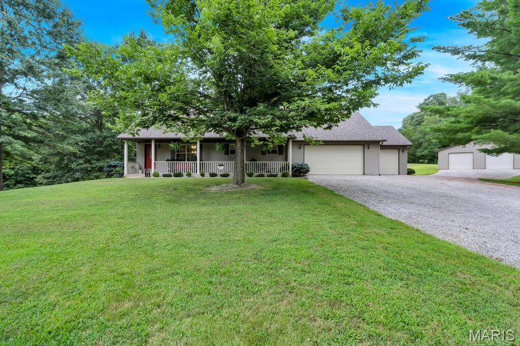 7303 S Fork RD, Red Bud, IL 62278