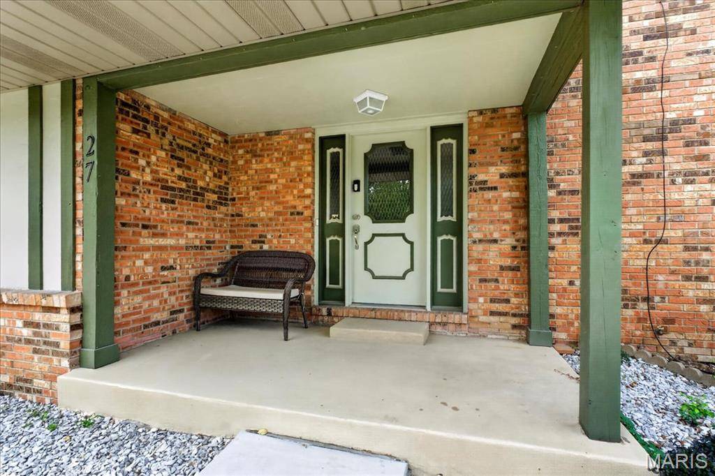 27 Heatherwood DR, Collinsville, IL 62234