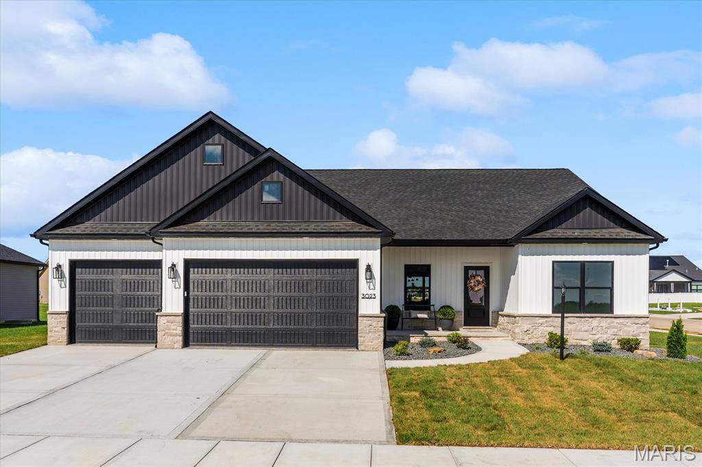 3023 Mobile DR, Glen Carbon, IL 62034