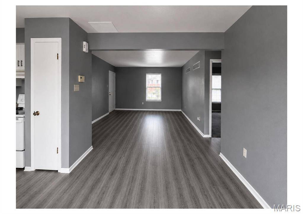 2007 New Sun DR, Florissant, MO 63031