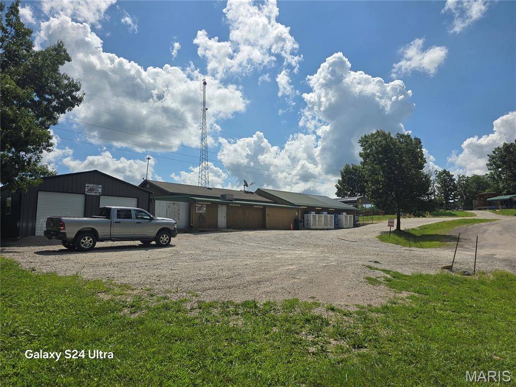 11891 Mine RD, Sullivan, MO 63080
