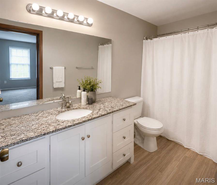 1861 High Sun DR, Florissant, MO 63031