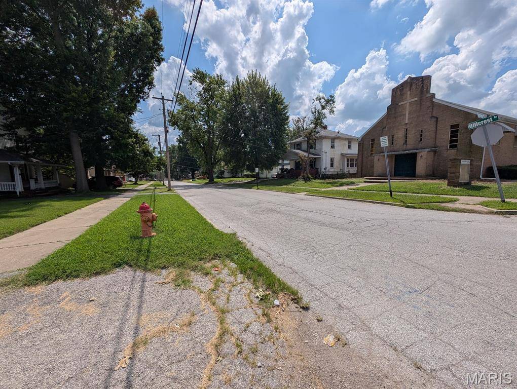 2715 Hillcrest AVE, Alton, IL 62002