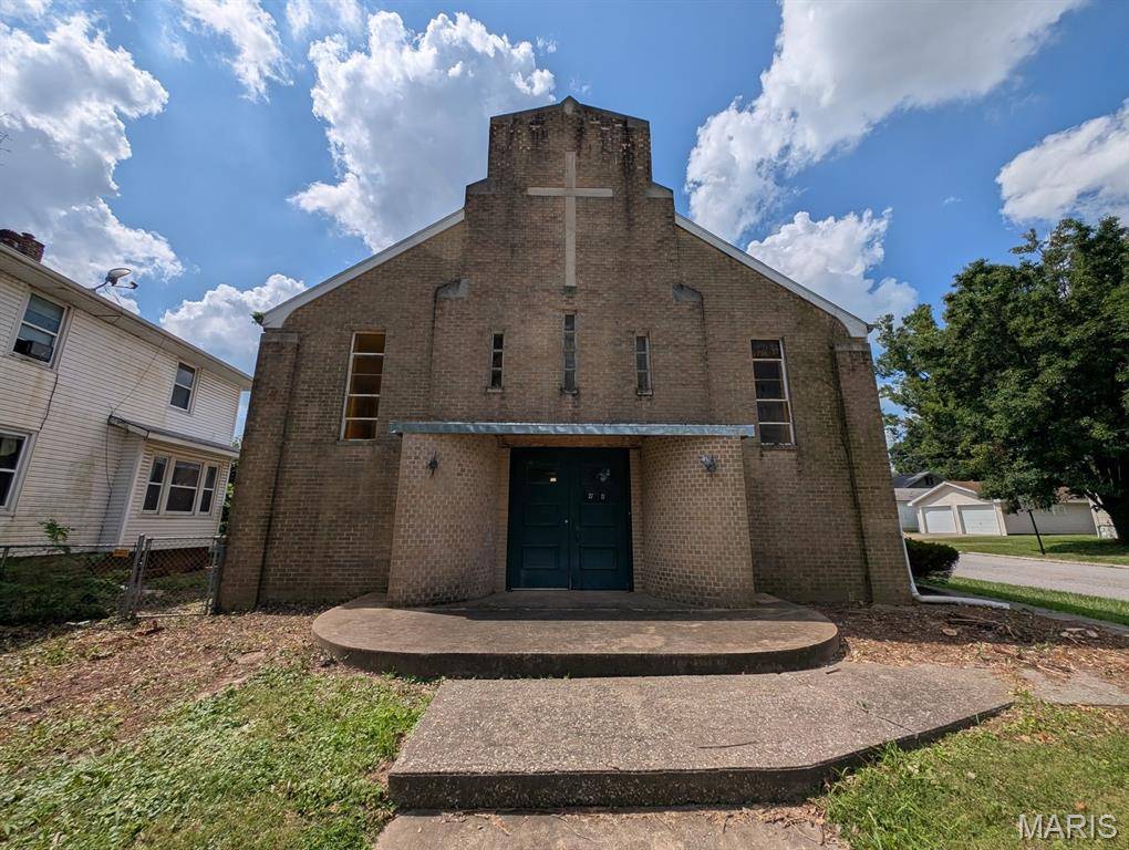 2715 Hillcrest AVE, Alton, IL 62002