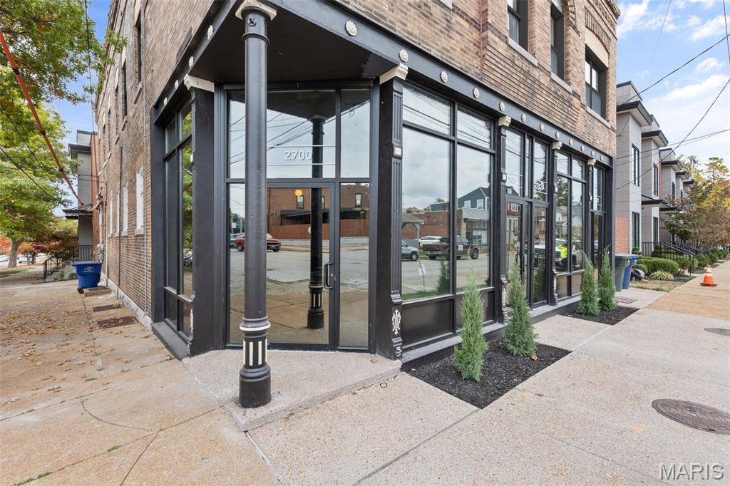 2700 Macklind AVE, St Louis, MO 63139