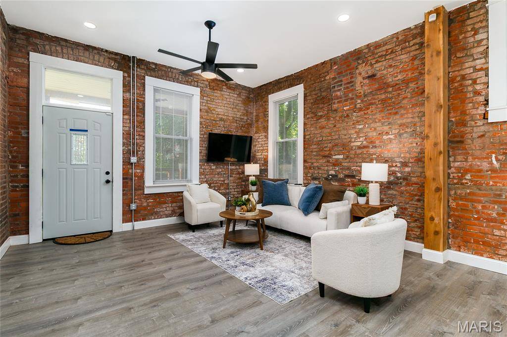 3921 Blair AVE, St Louis, MO 63107