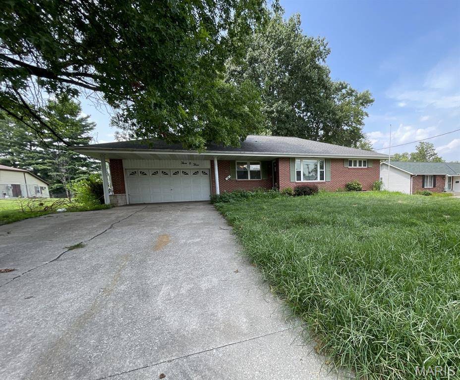 303 W Hickory ST, Jerseyville, IL 62052