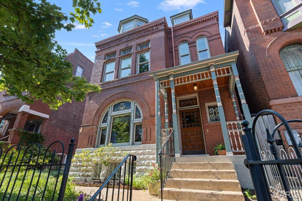 2346 Albion PL, St Louis, MO 63104