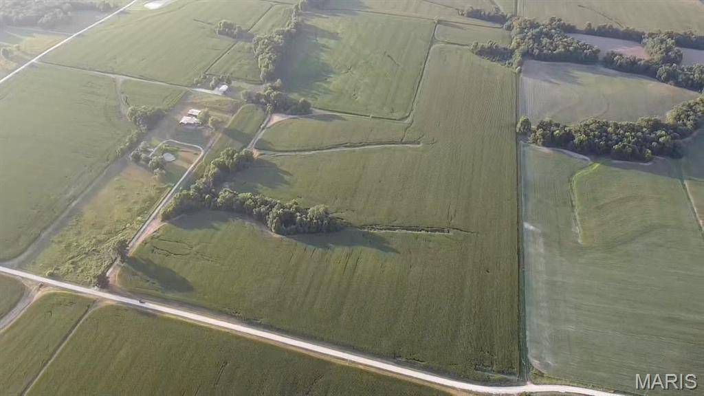 4509 Pike 451, Curryville, MO 63339