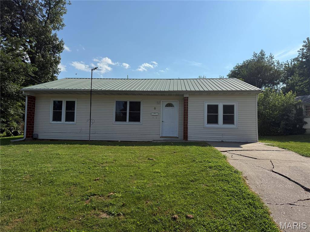 8 Wauneta PL, Hannibal, MO 63401