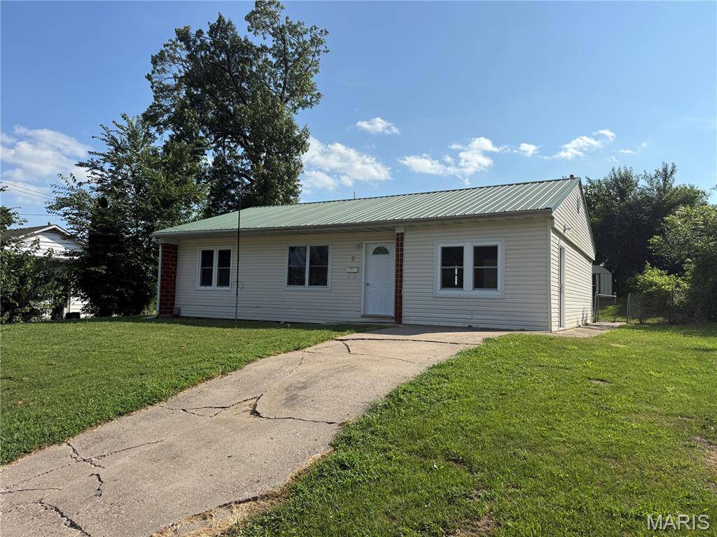 8 Wauneta PL, Hannibal, MO 63401