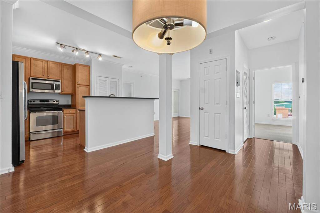 1241 Strassner DR #1505, Brentwood, MO 63144