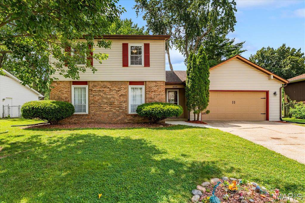320 Fieldcrest DR, Belleville, IL 62226