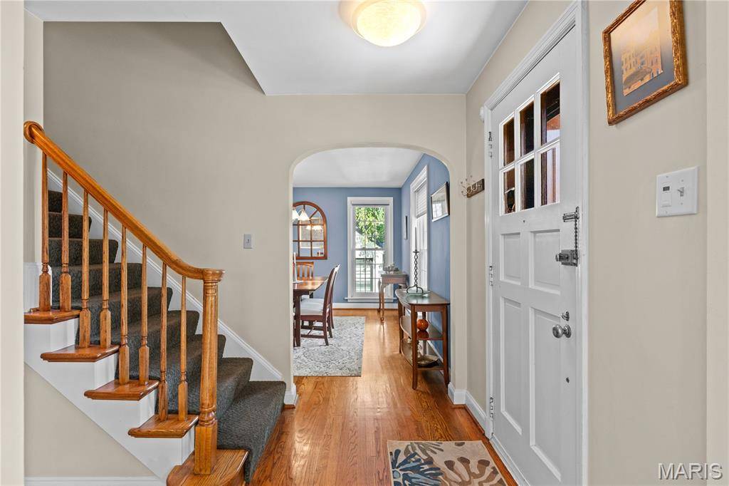 7910 Lafon PL, University City, MO 63130