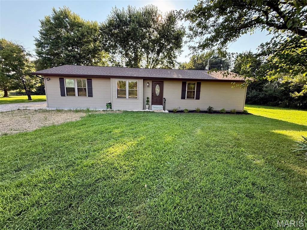 20 Edith DR, Bourbon, MO 65441