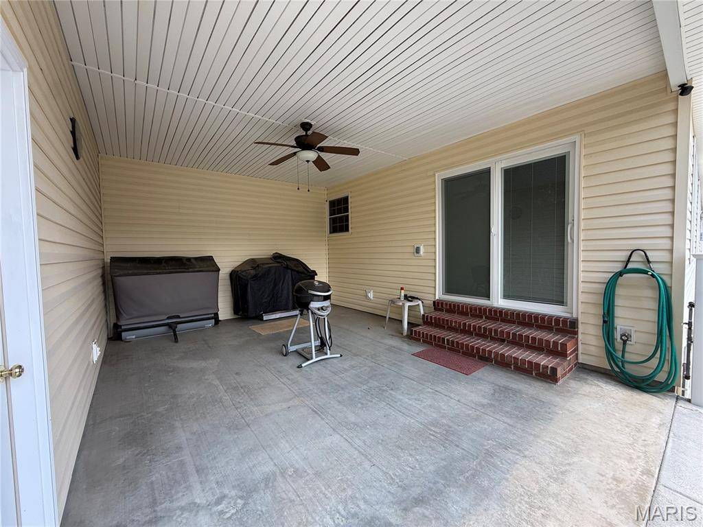 208 Pennant DR, Washington, MO 63090