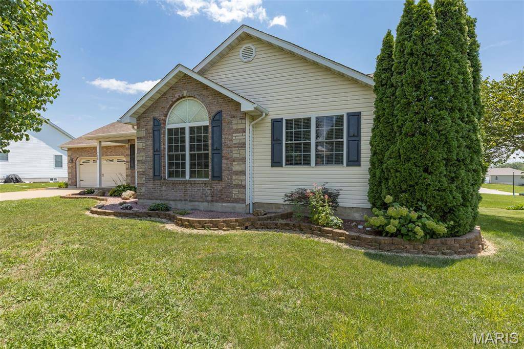 728 John David DR, Farmington, MO 63640