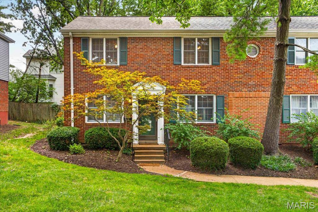 9066 W Swan Circle DR, Brentwood, MO 63144