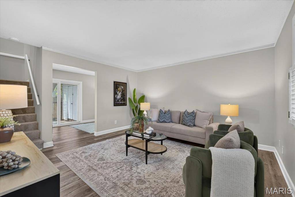 9066 W Swan Circle DR, Brentwood, MO 63144