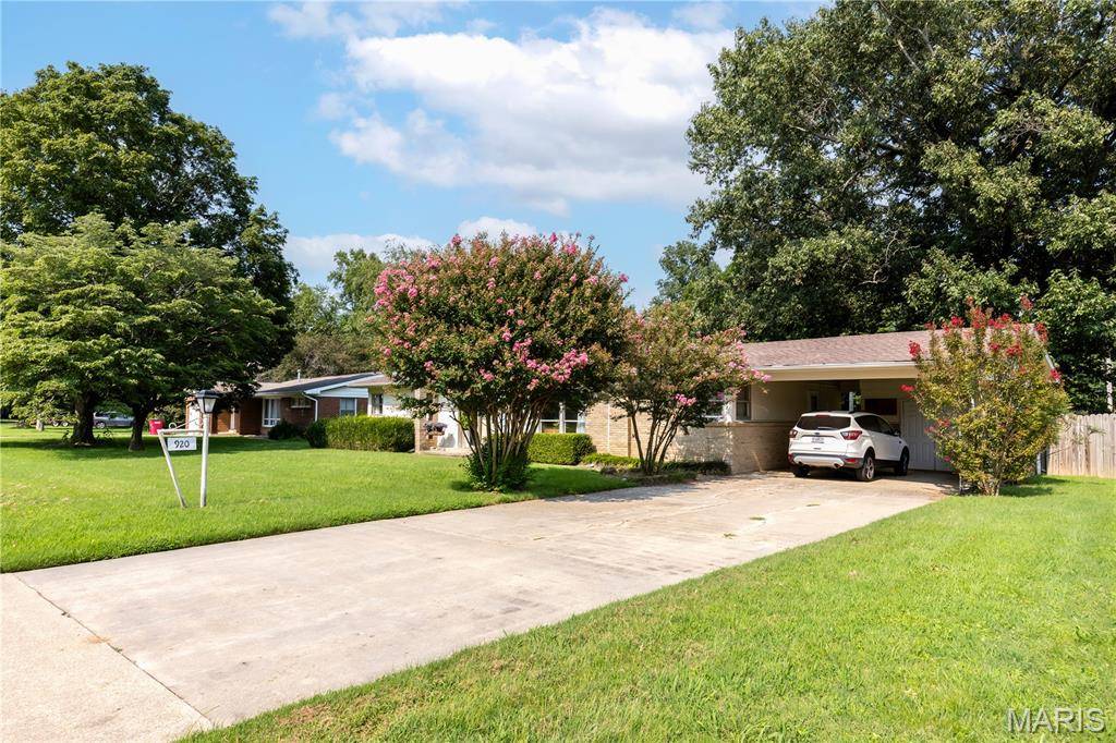 920 Hawthorn DR, Sikeston, MO 63801